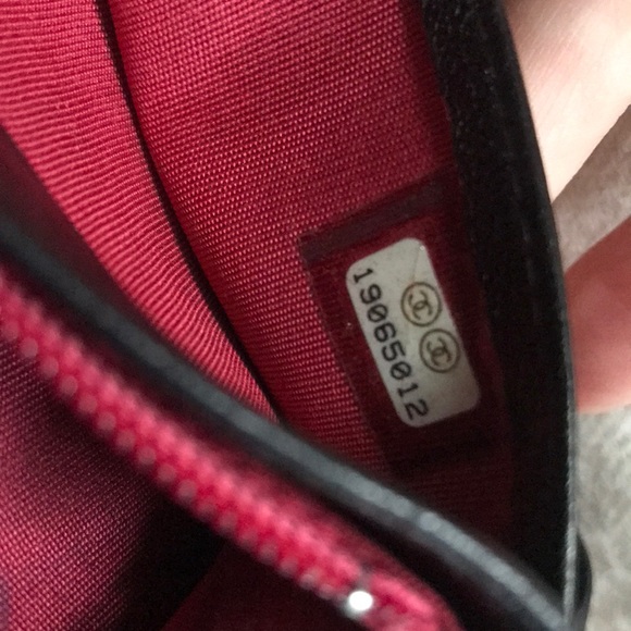 CHANEL Black Calfskin Wallet Quilted Stitching - Picture 16 of 16